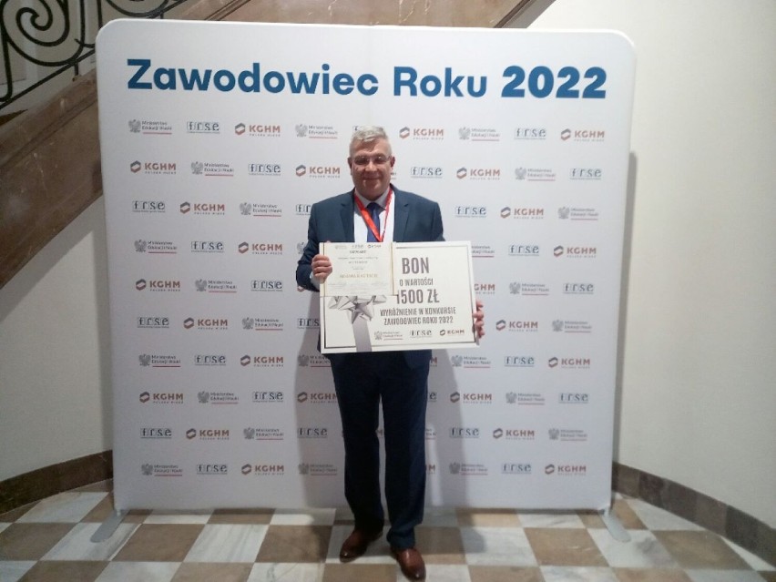  Chełmski nauczyciel z ZSEiT został nagrodzony w ogólnopolskim konkursie  Zawodowiec roku 2022