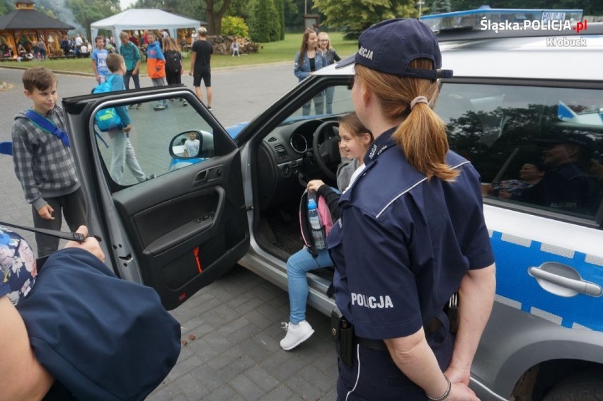 VI Złaz Leśny w Kłobucku. Dzieci, młodzież, nauczyciele, leśnicy i policjanci ze Sznupkiem [ZDJĘCIA]