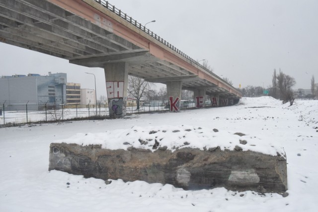 Pozostała tylko jedna nitka wiaduktu, czyli zachodnia. Na razie ruch odbywa się właśnie na niej. Ale i ona doczeka się modernizacji.