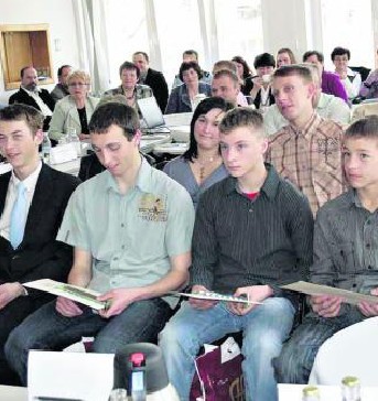 Nagrodzeni młodzi sportowcy z Wisły.