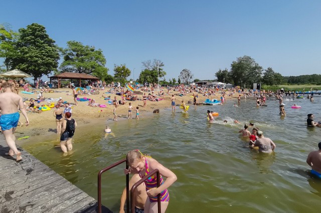 Kąpielisko w Pamiątkowie w sezonie cieszy się dużym zainteresowaniem letników. Niestety, kąpiel jest teraz zabroniona