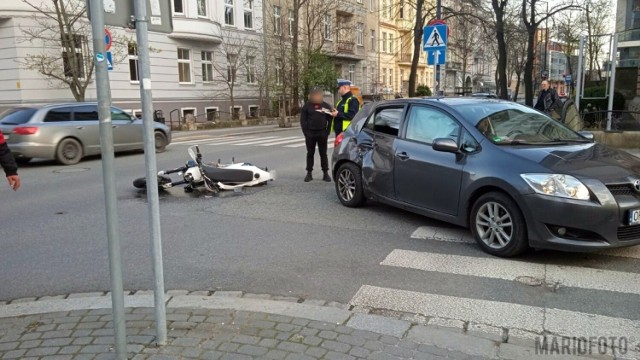 Zgłoszenie o wypadku w centrum Opola mundurowi otrzymali po godz. 18.00 w niedzielę, 16 kwietnia.