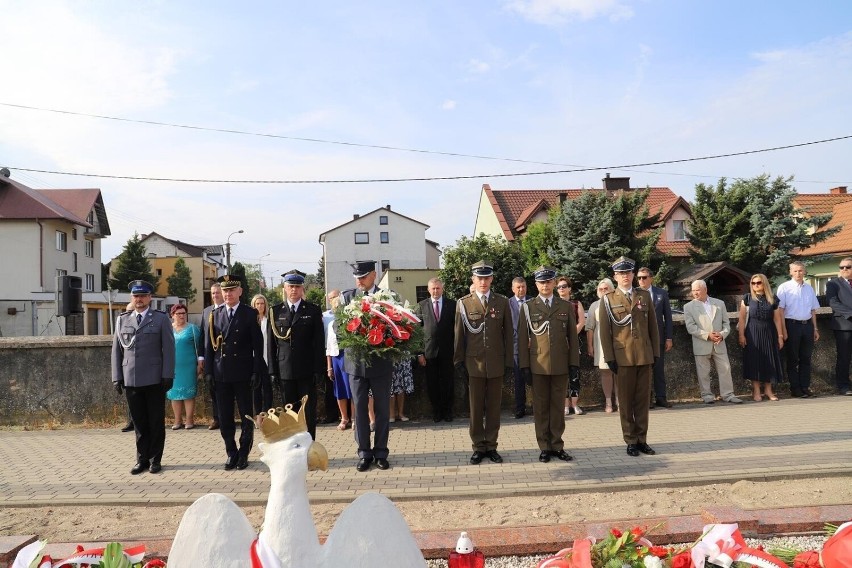 Święto Wojska Polskiego w Ostrołęce, 15.08.2022. Miejskie uroczystości na cmentarzu i w kościele