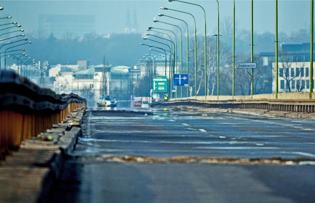 Remont mostu Łazienkowskiego. Wykonawcę możemy poznać przed świętami