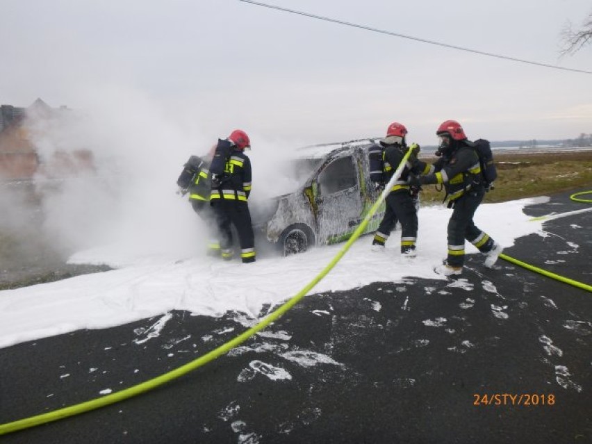 Pożar samochodu w Molnej. Zobaczcie, co z niego zostało [ZDJĘCIA]