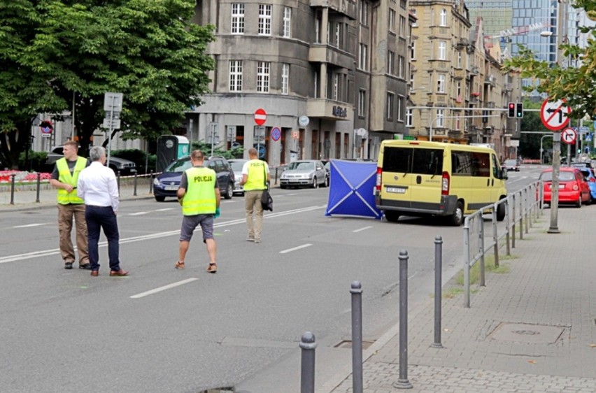 Tragedia w Katowicach. Kierowca autobusu wjechał w grupę...