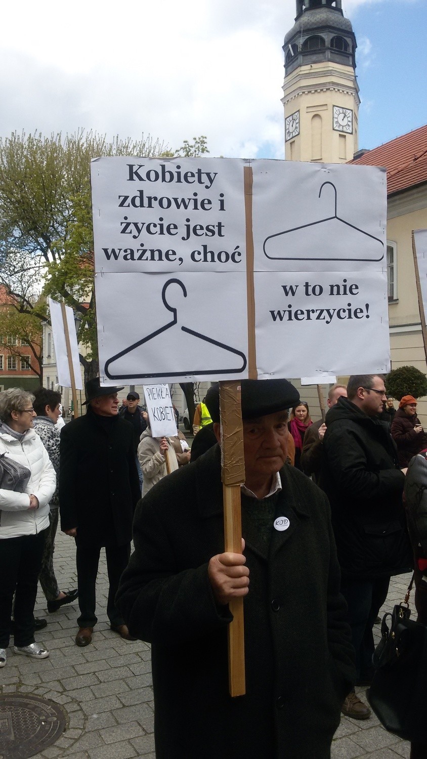 Manifestacja KOD-u w Zielonej Górze.