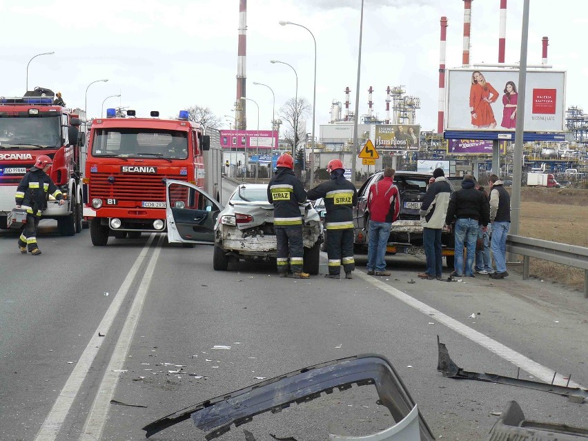 Przejazdowo. Karambol na krajowej siódemce. Droga była zablokowana do godzin południowych