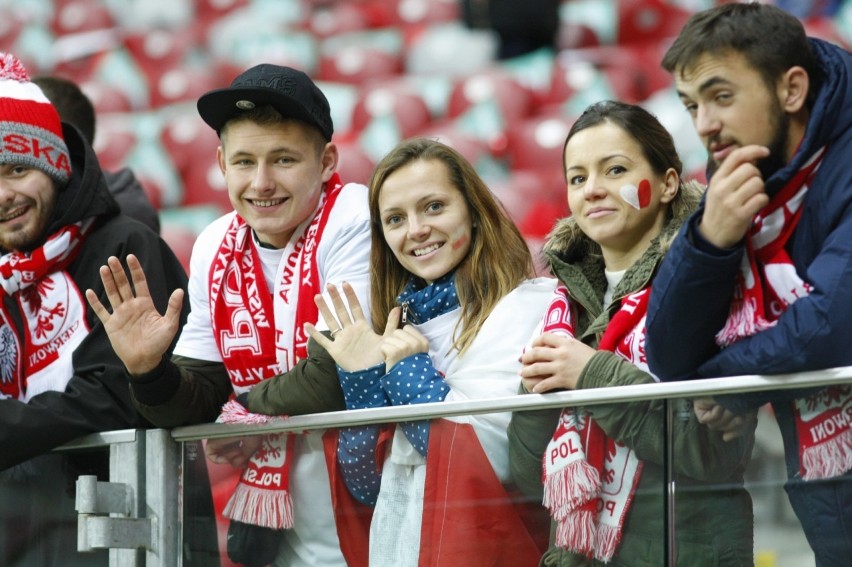 Piękne kibicki na meczu Polska - Urugwaj. To się nazywa...