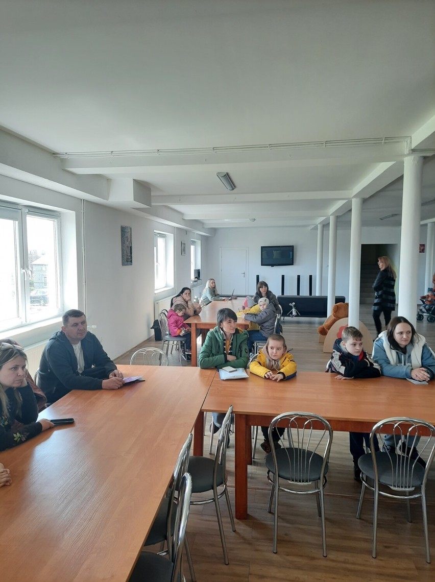 Pierwsi uchodźcy z Ukrainy już przyjechali do Ostrowąsa....