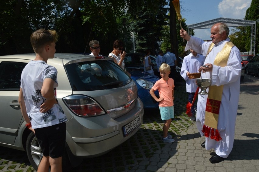 Bełchatów. Święcenie pojazdów w parafii pw. Narodzenia NMP