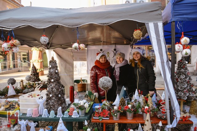 Z niedzielnego Pchlego Jarmarku w Świebodzinie każdy mógł wyjść ze świąteczną ozdobą lub choinką 