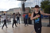 Na Rynku trwa impreza z tańcem break dance w roli głównej [FOT]