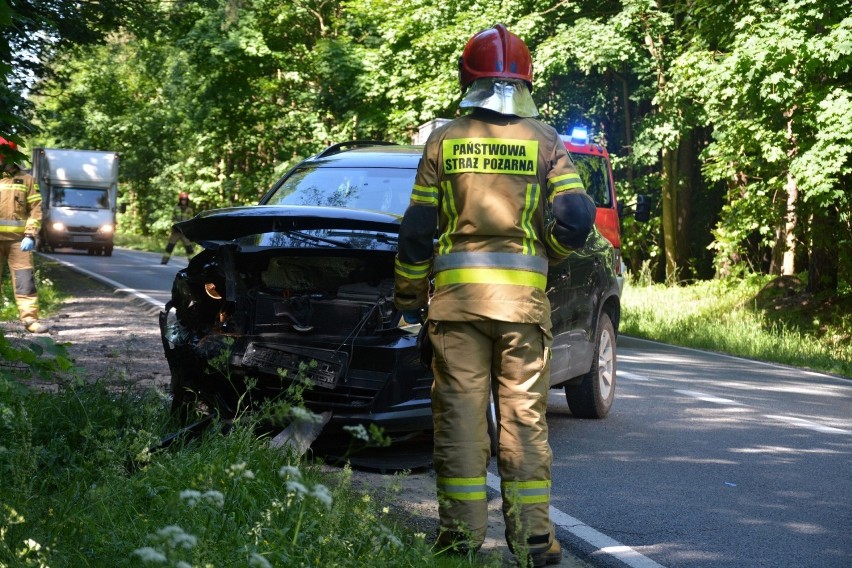 W Niechorzu na DK 25zderzyły się czołowo dwa samochody...