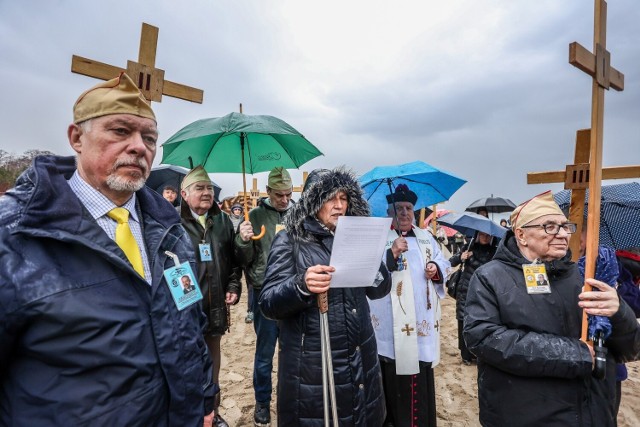 Droga Krzyżowa brzegiem Morza. Za wstawiennictwem św. Jana Pawła II o pokój na świecie. "Każdy ma swoje Westerplatte"