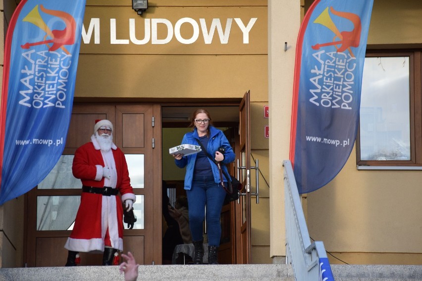 Ponad 31 tysięcy złotych zebrano na leczenie chorej Lenki podczas kiermaszu „Magiczne Święta z Lenką” [ZDJĘCIA]