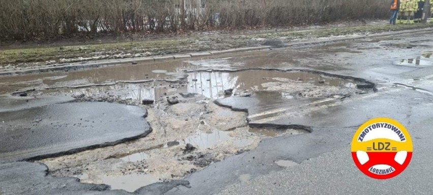 Kierowcy przez tydzień jeździli po wyrwie zakrytej basenem wody