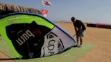 Kitesurfer z Gdańska. Płynie przez Morze Czerwone