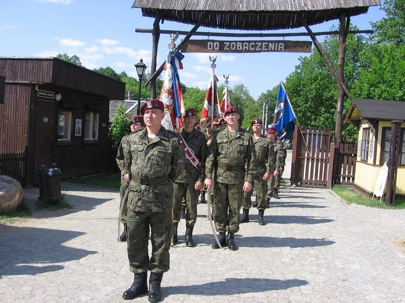 Na wojskowo w Skansenie Rzeki Pilicy w Tomaszowie Maz. (Zdjęcia)