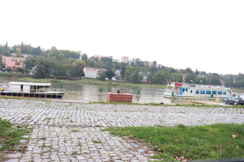Woda w Odrze w Krośnie Odrzańskim mocno się podniosła w...
