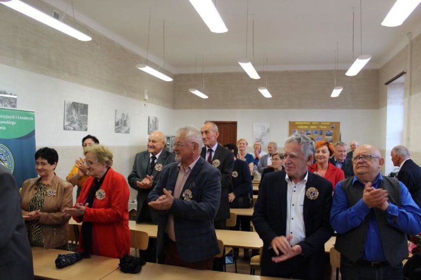 Absolwenci Technikum Drogowego w Jarosławiu spotkali się w 50-tą rocznicę ukończenia szkoły [ZDJĘCIA]