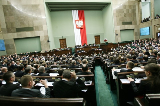 W jakich komisjach będą pracować nasi parlamentarzyści? Gdzie znajdą się ich biura? Kto będzie z nimi współpracował? Sprawdzamy!