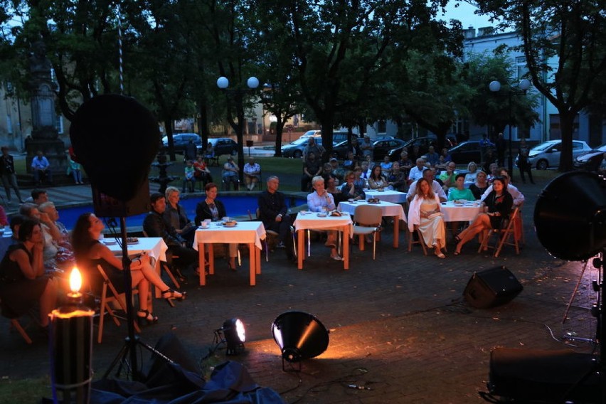 Koncert Marcina Snokowskiego na placu Kościuszki. Akordeonista wystąpił wspólnie ze swoją córką, Zuzią