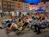 Kino letnie w Kaliszu. Za nami pierwszy seans na Głównym Rynku ZDJĘCIA