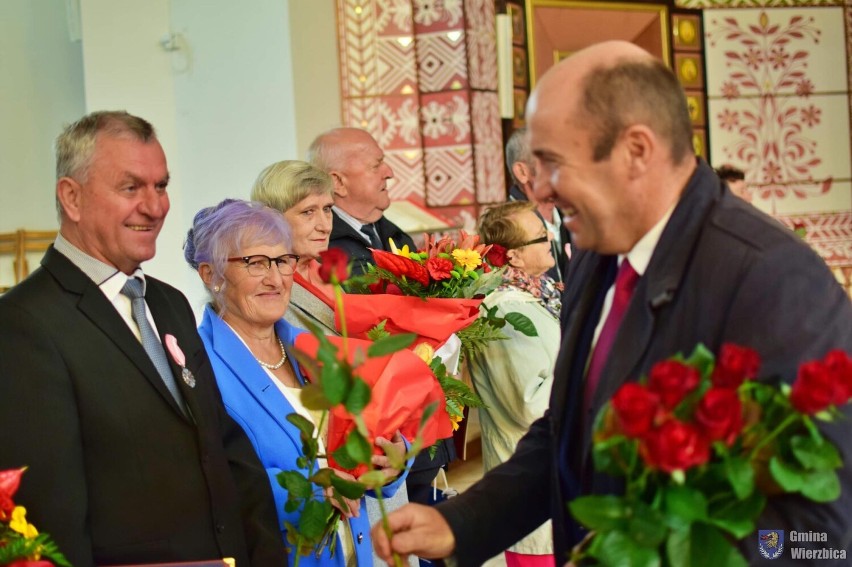 Wierzbica. 15 złotych par obchodziło jubileusz 50-lecia pożycia małżeńskiego. Zobacz zdjęcia