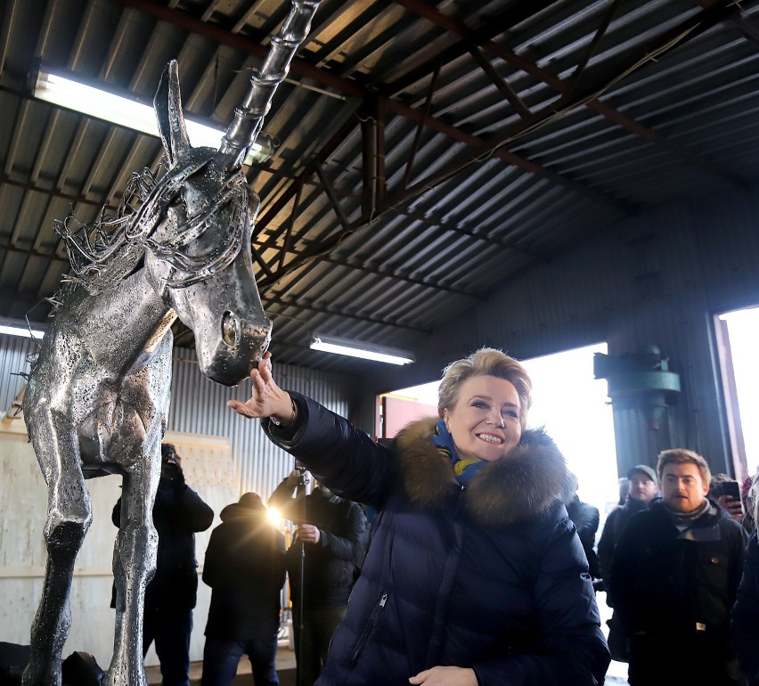 Rzeźba jednorożca już w Łodzi
