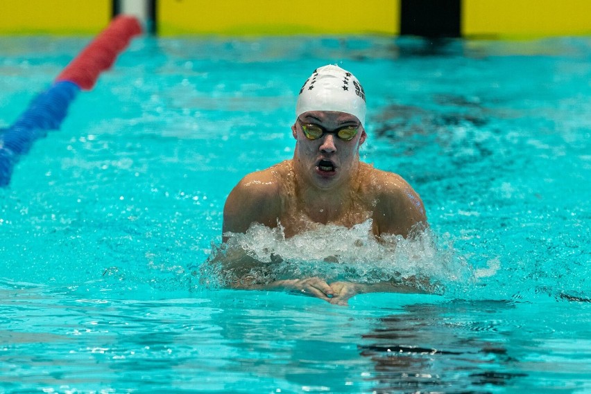 Bartosz Loter, pływak Unii Oświęcim, jak kasiarz Kwinto, zagrał vabank i dlatego zdobył medale w MP juniorów 18-letnich w Bydgoszczy