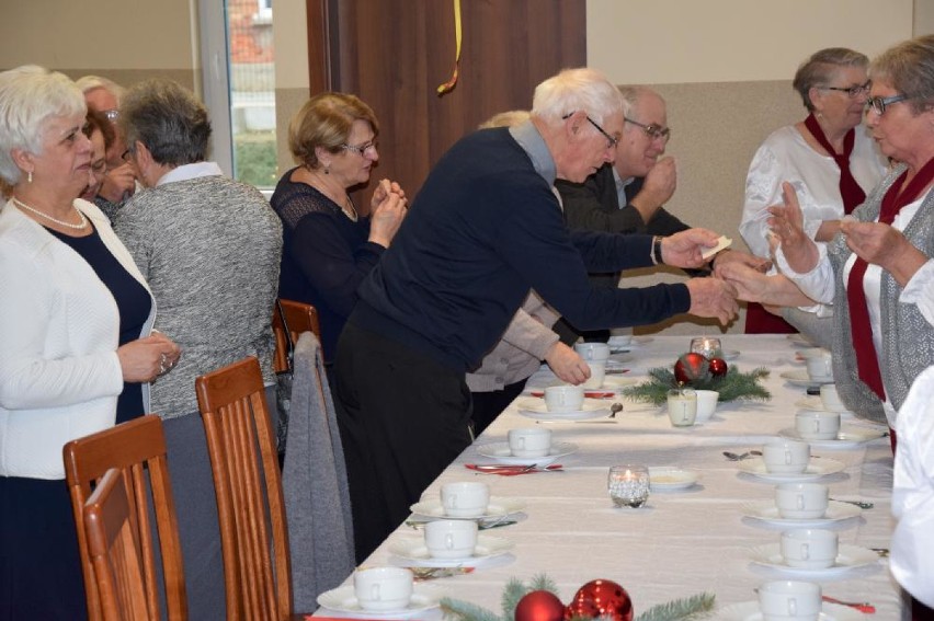 W Milczu odbyło się spotkanie wigilijno-noworoczne seniorów z gminy Chodzież (ZDJĘCIA)