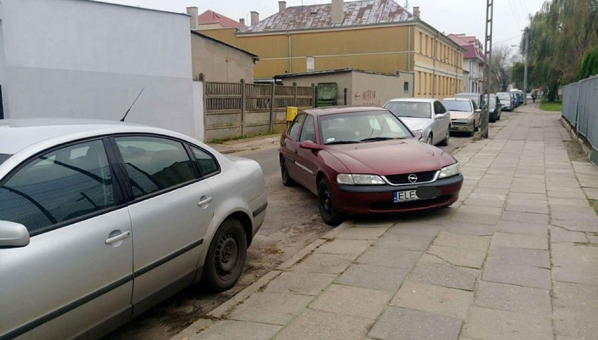 Mistrzowie parkowania w Łęczycy. Czekamy na Wasze zdjęcia! [GALERIA]