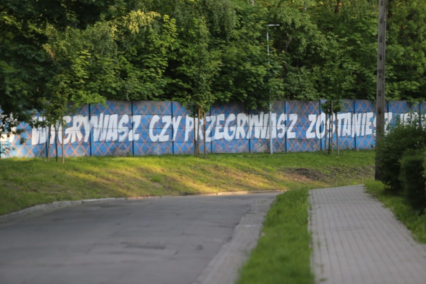 Kibicowskie murale Polonii Bytom. Zobacz kolejne zdjęcia....