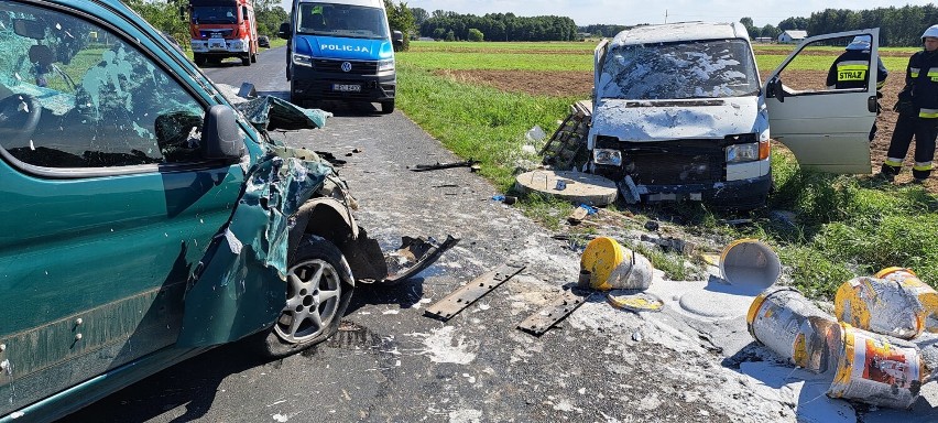 Służby informację o wypadku w gminie Izbica Kujawska...