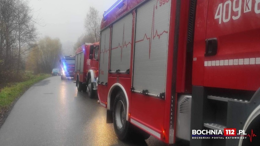 Wypadek ciągnika rolniczego przewożącego drewno w Buczynie,...