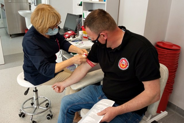 8 maja w gorlickim oddziale terenowym Regionalnego Centrum Krwiodawstwa i Krwiolecznictwa odbyła się akcja zorganizowana przez kluby HDK PCK w Moszczenicy oraz PSP w Gorlicach