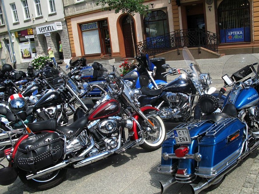 Parada motocykli na żnińskim rynku oraz koncert Old School...