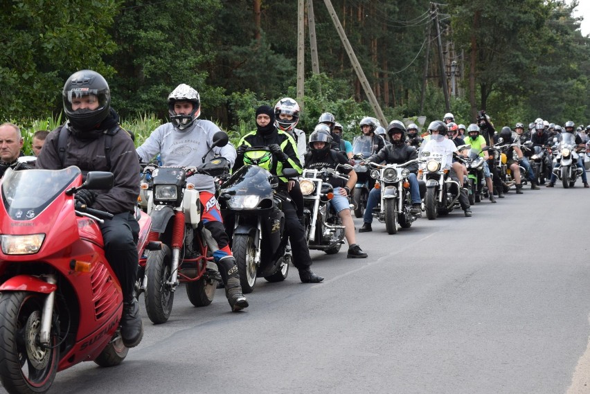 Kilkuset motocyklistów z różnych stron Polski wzięło udział...