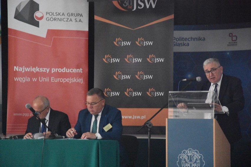 Konferencja naukowo-techniczna na Politechnice w Rybniku. Minister Piotr Pyzik o bezpieczeństwie i transformacji energetycznej