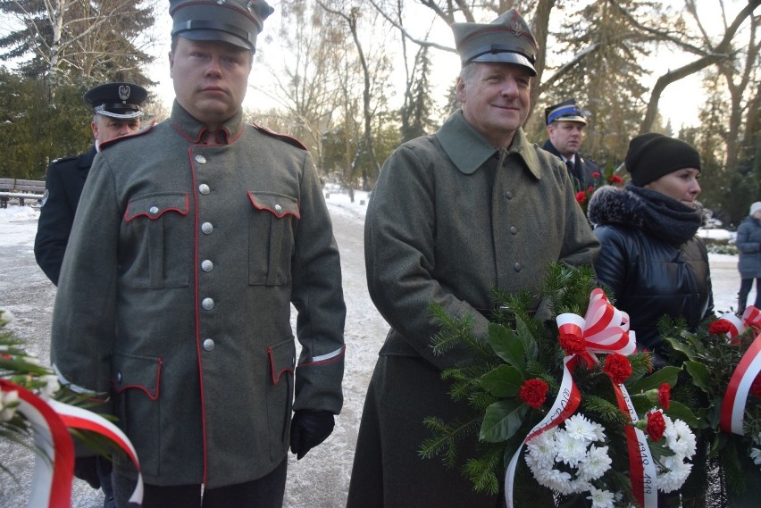 Tablica upamiętniająca powstańców wielkopolskich znajduje...