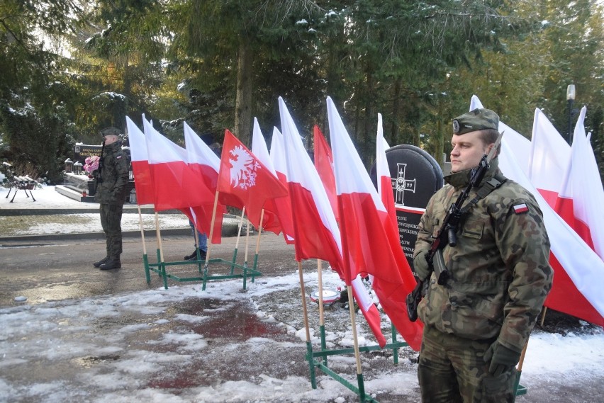 Tablica upamiętniająca powstańców wielkopolskich znajduje...