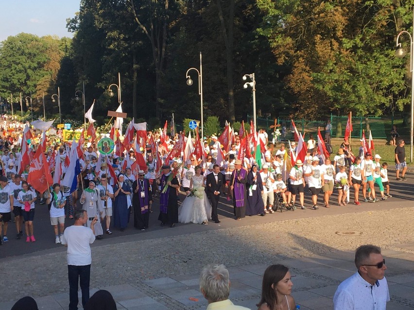 Grupa Biało -Zielona z Jarocina i Pleszewa po ośmiu dniach wędrowania dotarła w poniedziałek na Jasną Górę