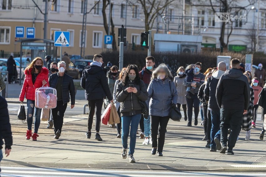 Czy szczecinianie chodzą w maseczkach? Czy odrzucili...