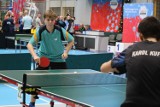 24. Wigilijny turniej tenisa stołowego w Żorach. Miłośnicy ping-ponga znów stanęli naprzeciw siebie. Liczyła się rywalizacja i dobra zabawa!