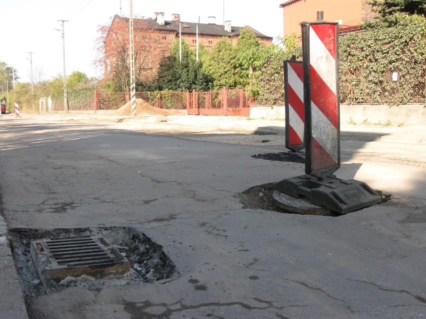 Kutnowscy kierowcy narzekają na modernizowaną ulicę Przemysłową (Zdjęcia)