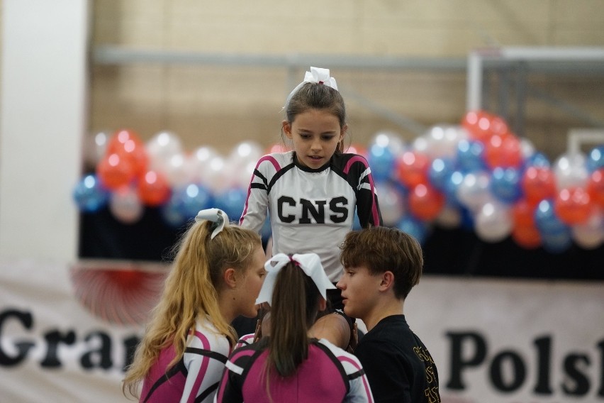 Niesamowite akrobacje! Otwarte Mistrzostwa Zespołów Cheerleaders [ZDJĘCIA]