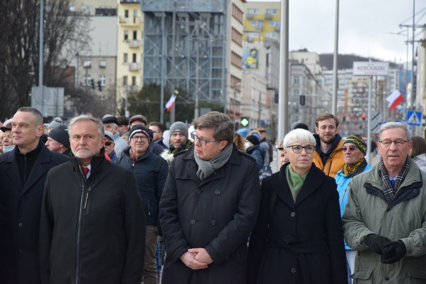 Gdynia ma już 96 lat! Miejskie uroczystości pod Pomnikiem Polski Morskiej ZDJĘCIA