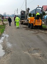 Gmina Głogów rozpoczęła remont ulicy w Borku. Za kilka dni roboty ruszą też w Zaborni