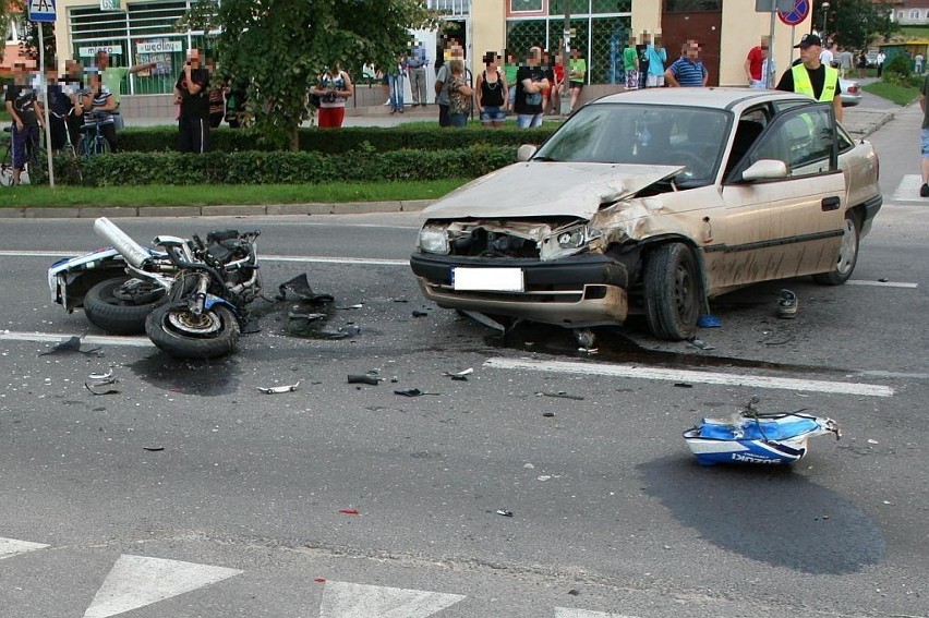 Wypadek w Barcinie. Motocyklista walczy o życie [ZDJĘCIA]